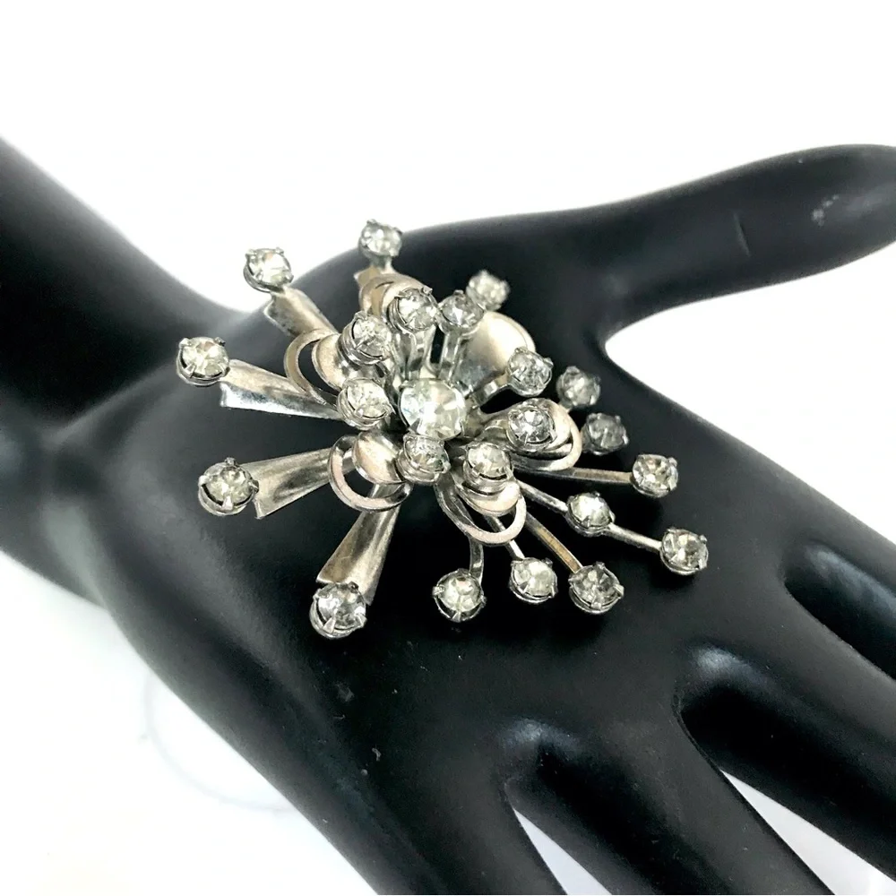 VINTAGE CIRCA 1960'S SILVER TONE CLEAR RHINESTONE SPUTNIK-LOOK BROOCH